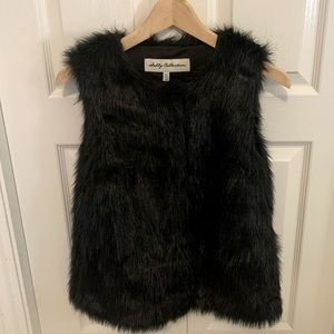 BLACK FAUX FUR VEST